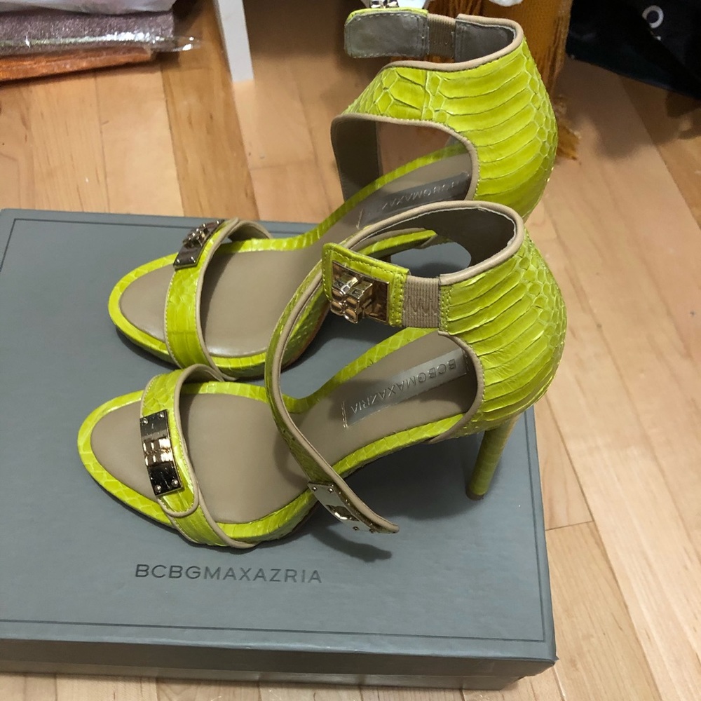 Shoe